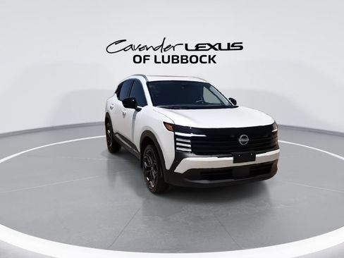 Used 2026 Nissan Kicks SR w/ SR Premium Package FWD image 2