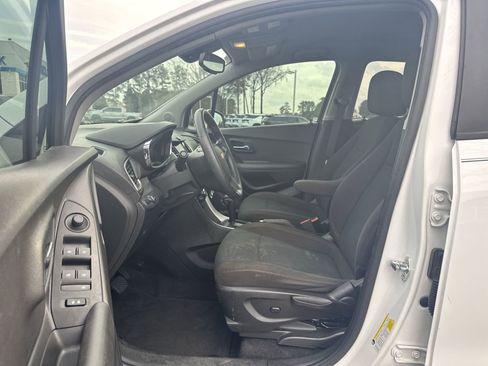 Used 2020 Chevrolet Trax LS w/ Tint and Cruise Package image 16