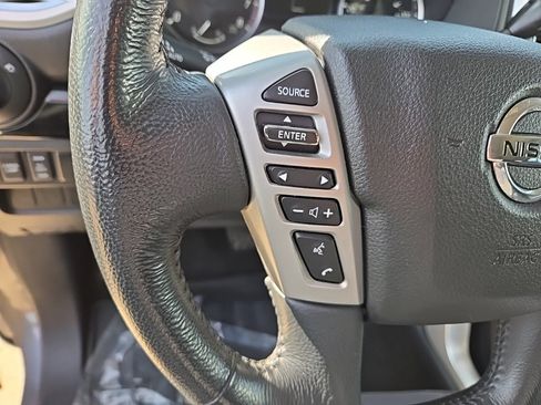 Used 2020 Nissan Titan SV w/ SV Convenience Package image 21