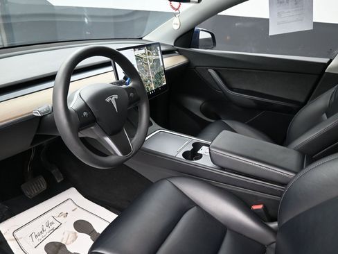 Used 2021 Tesla Model Y Long Range image 26