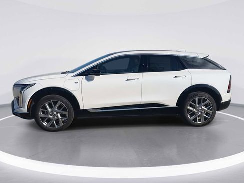 New 2025 Cadillac Optiq Luxury 1 image 5