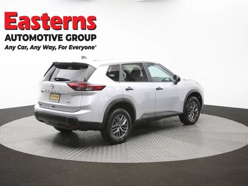 Used 2024 Nissan Rogue S AWD/4WD image 41