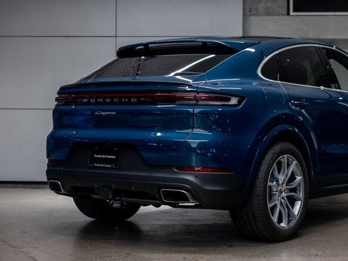 Certified 2025 Porsche Cayenne Coupe image 23