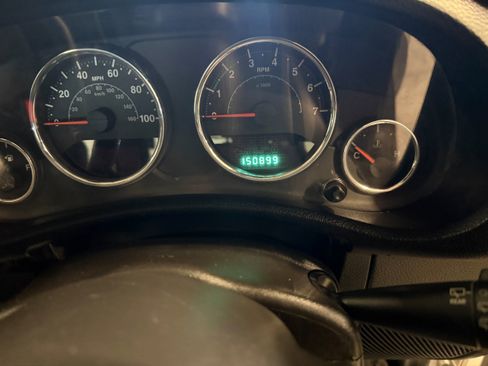 Used 2012 Jeep Wrangler Unlimited Sport AWD/4WD image 12