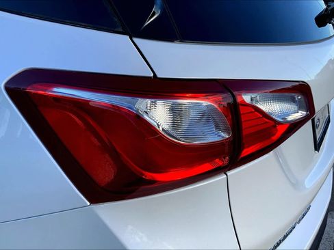 Used 2018 Chevrolet Equinox Premier image 28