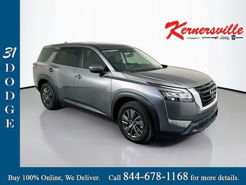 Used 2022 Nissan Pathfinder S FWD image 1