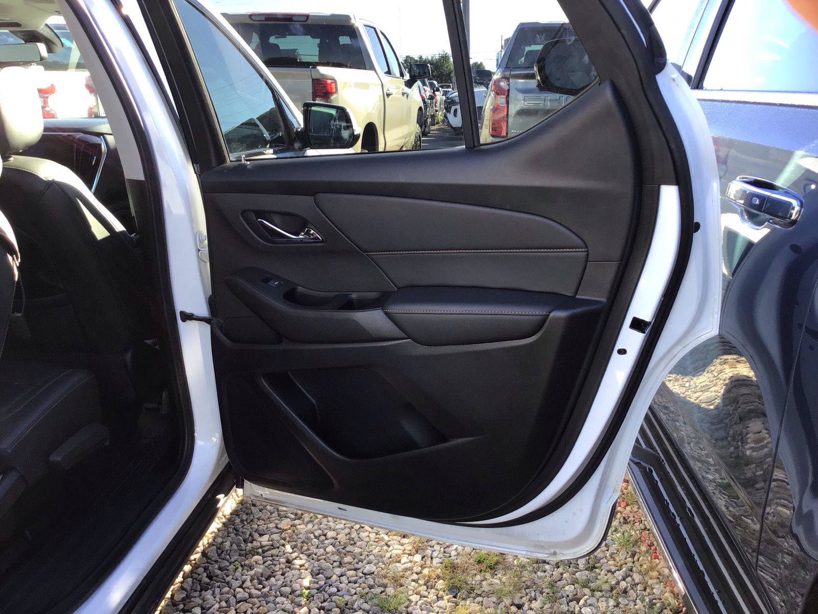 Used 2020 Chevrolet Traverse RS FWD image 7