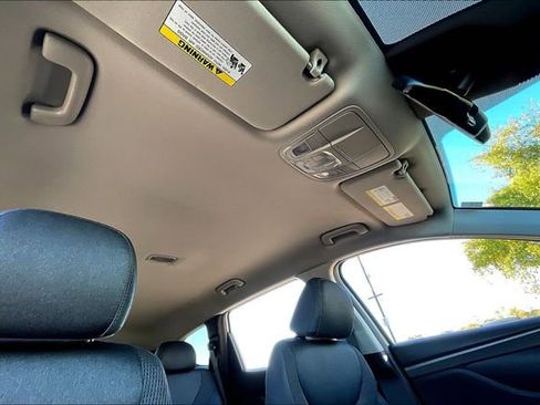 Used 2019 Hyundai Santa Fe SEL image 22