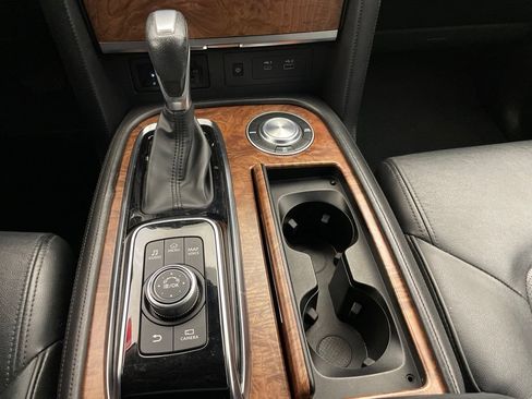 Used 2022 Nissan Armada SL w/ Captain's Chairs Package RWD image 16