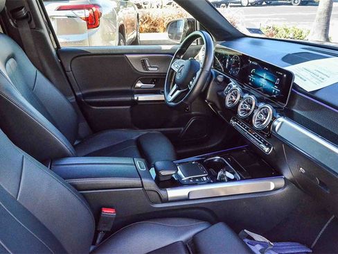 Used 2021 Mercedes-Benz GLB 250 image 17