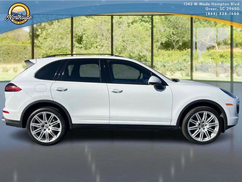 Used 2017 Porsche Cayenne S image 24