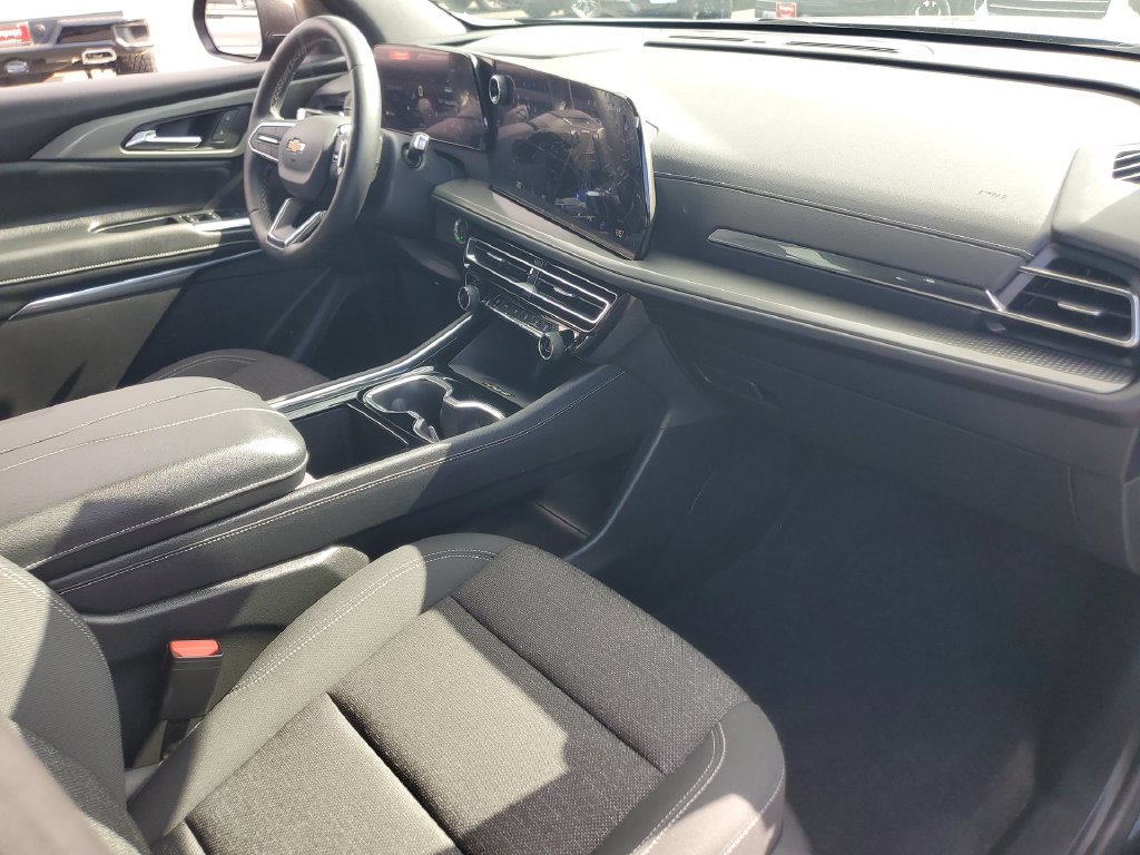 Used 2026 Chevrolet Traverse LT FWD image 28