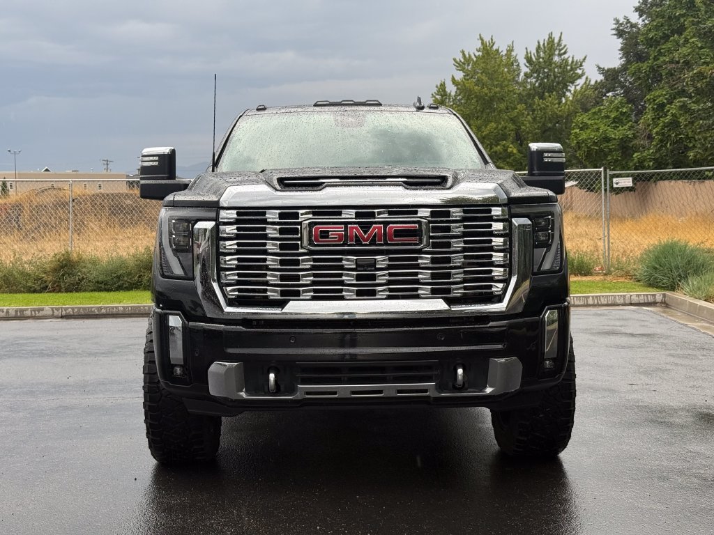 Used 2024 GMC Sierra 3500 Denali w/ Denali Reserve Package AWD/4WD image 5