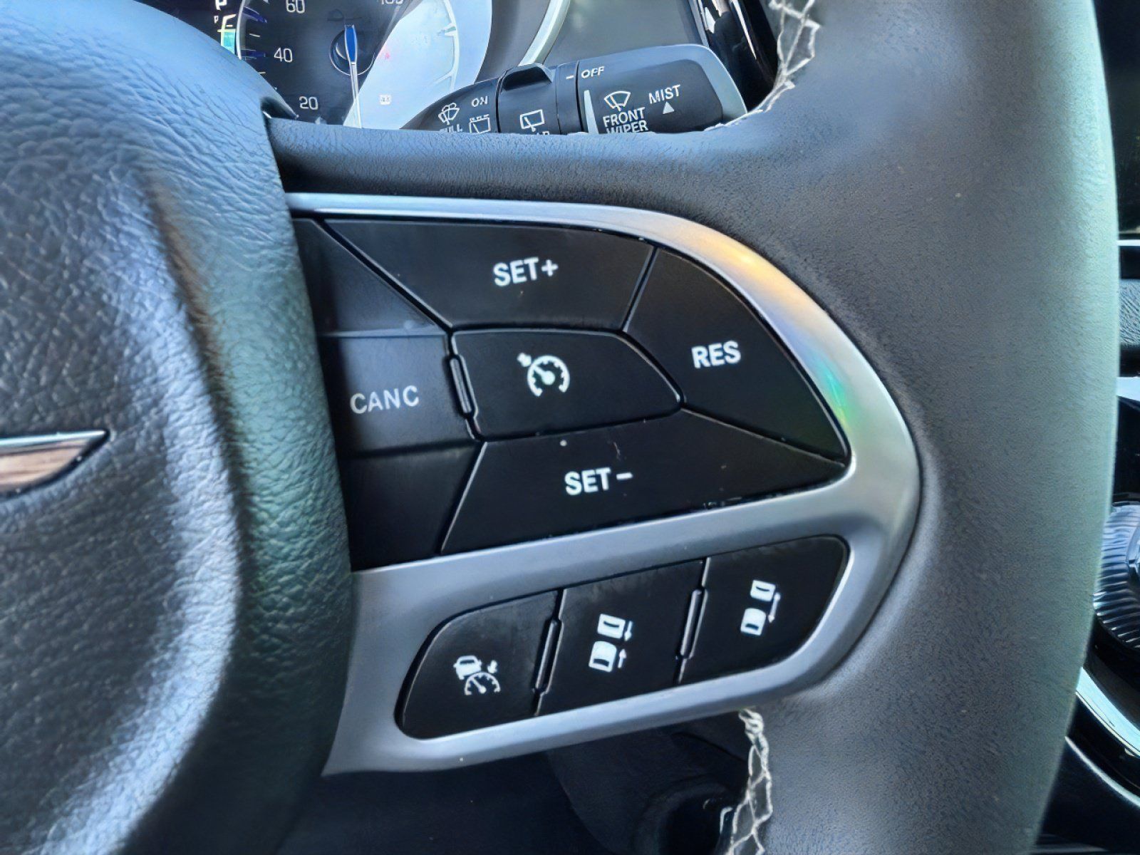 Used 2025 Chrysler Pacifica Select FWD image 20