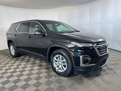 Used 2023 Chevrolet Traverse LS image 7