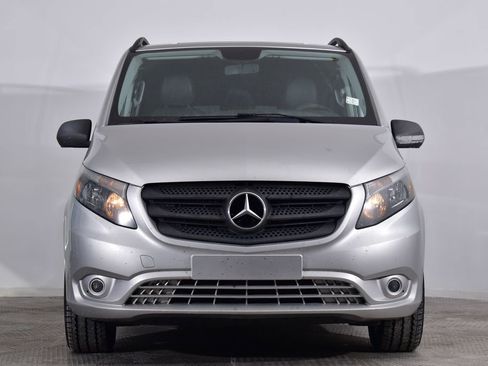 Used 2016 Mercedes-Benz Metris Passenger image 8