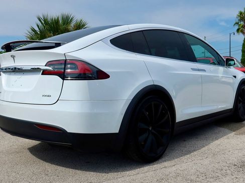 Used 2018 Tesla Model X 100D AWD/4WD image 2