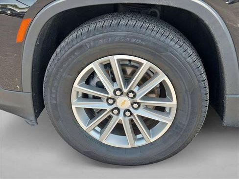 Used 2023 Chevrolet Traverse LT FWD image 21