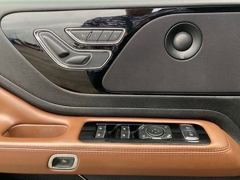 Used 2021 Lincoln Aviator Reserve w/ Elements Package Plus RWD image 14