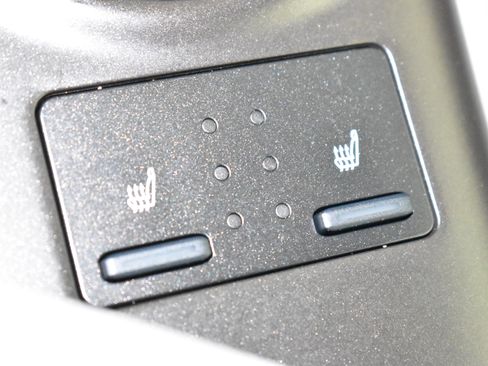 Used 2022 Toyota Camry XLE image 37