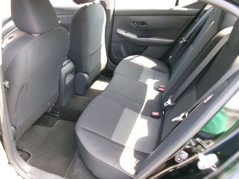 Used 2025 Nissan Sentra SV FWD image 9