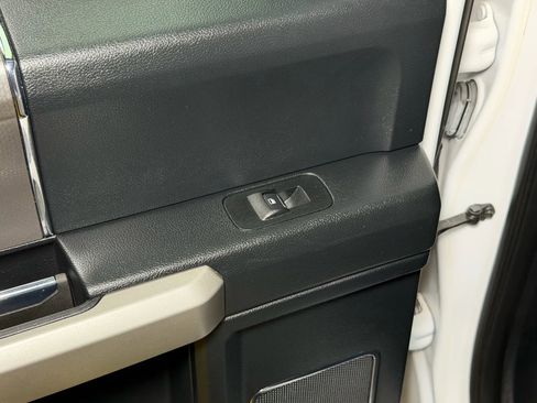 Used 2017 Ford F150 Lariat image 17