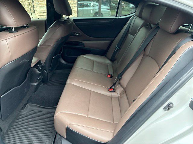 Used 2024 Lexus ES 350 w/ Premium Package FWD image 4