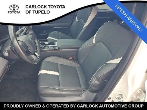 Used 2025 Toyota Camry SE image 6