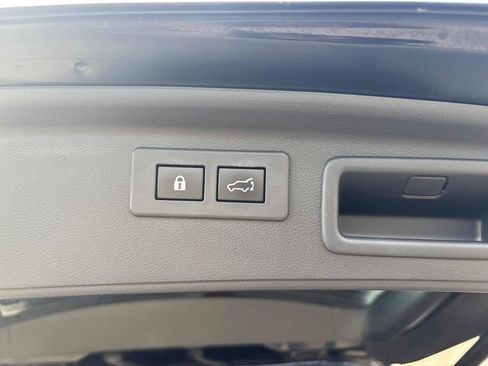 Used 2023 Subaru Forester Premium image 46