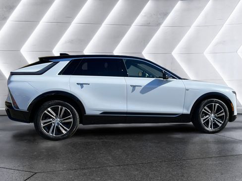 New 2026 Cadillac Lyriq Luxury image 7