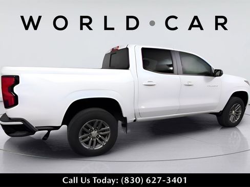 Used 2024 Chevrolet Colorado LT w/ LT Convenience Package image 10