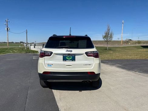 Used 2017 Jeep Compass Limited w/ Navigation Group AWD/4WD image 4
