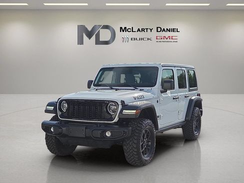Used 2025 Jeep Wrangler Unlimited Sport AWD/4WD image 3