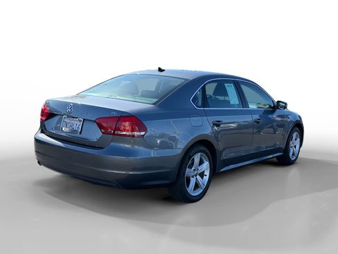 Used 2015 Volkswagen Passat 1.8T Limited Edition FWD image 5
