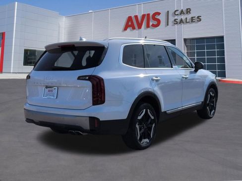 Used 2025 Kia Telluride S FWD image 6