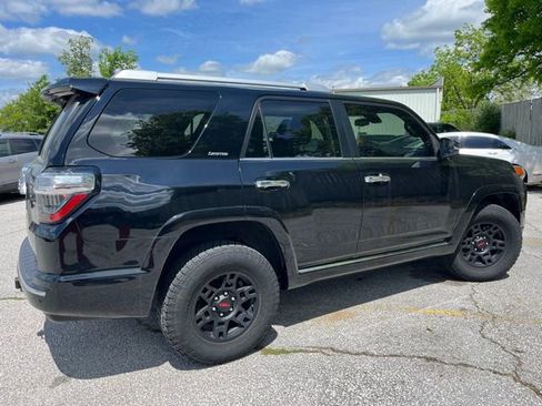 Used 2022 Toyota 4Runner Limited AWD/4WD image 6
