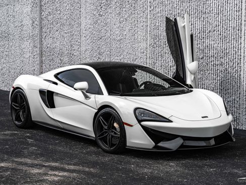 Used 2017 McLaren 570S image 13