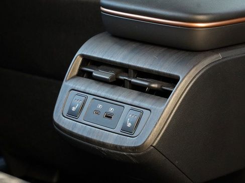 Used 2023 Nissan Ariya AWD image 38