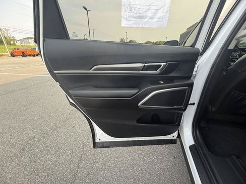 Used 2024 Kia Telluride S AWD/4WD image 22