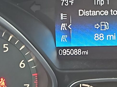 Used 2015 Ford Focus SE w/ Equipment Group 201A image 12