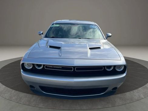 Used 2017 Dodge Challenger SXT image 2