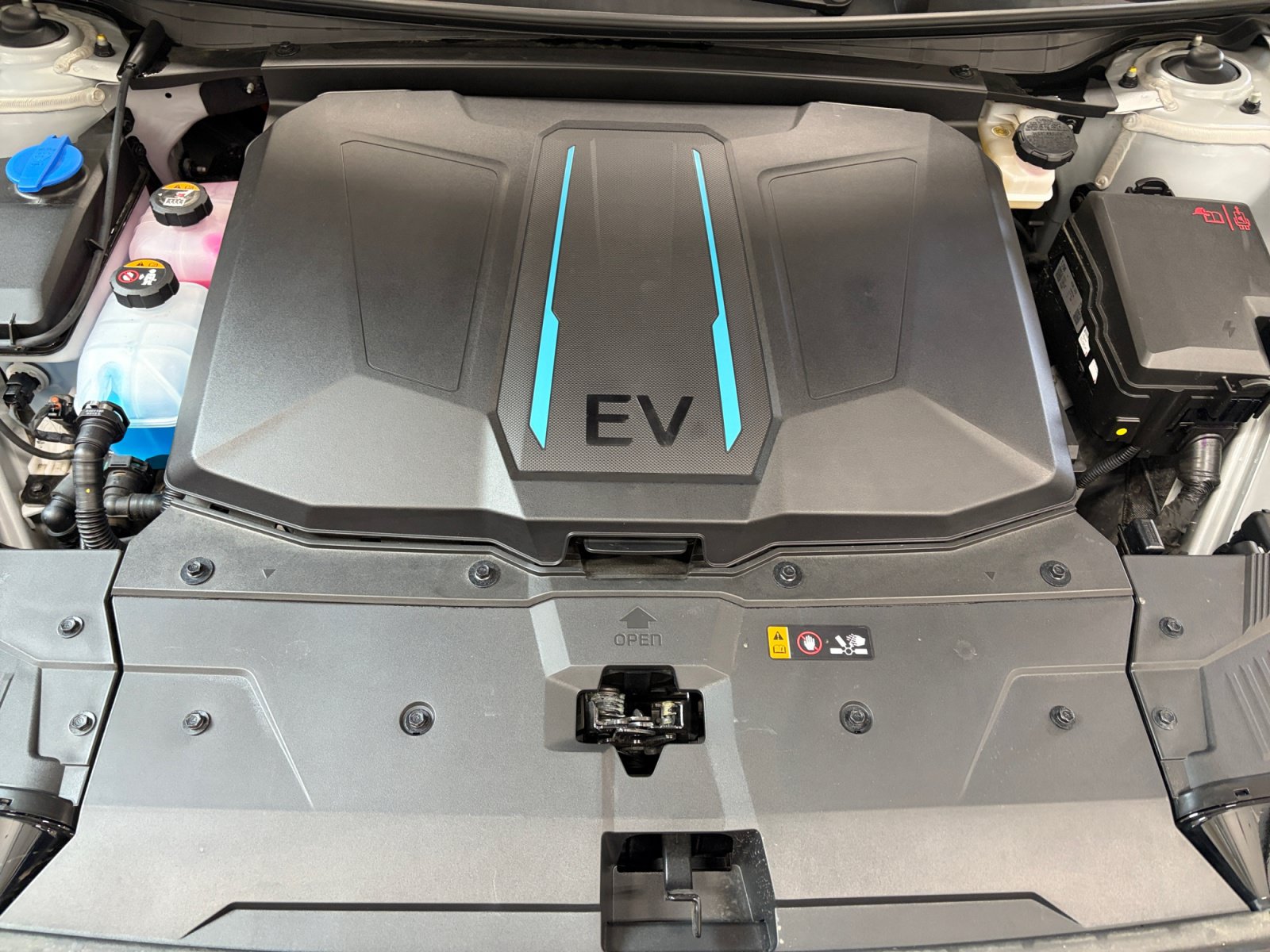 Certified 2024 Hyundai Ioniq 5 Limited AWD/4WD image 20