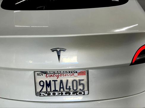 Used 2020 Tesla Model 3 Standard Range Plus image 11