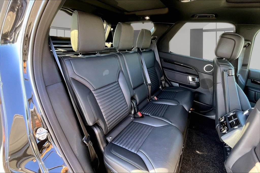 New 2026 Land Rover Discovery S AWD/4WD image 9