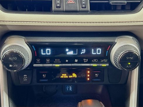 Used 2023 Toyota RAV4 Limited image 13