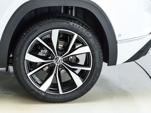 New 2026 Volkswagen Atlas Cross Sport SEL Premium R-Line image 7