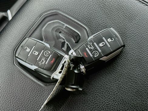 Used 2022 RAM 1500 Laramie AWD/4WD image 26