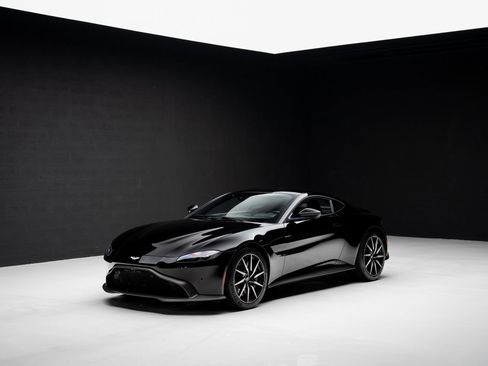 Used 2020 Aston Martin V8 Vantage Coupe image 4