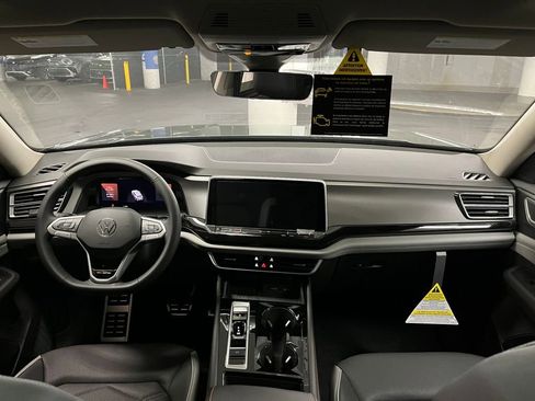 New 2026 Volkswagen Atlas Peak Edition image 7