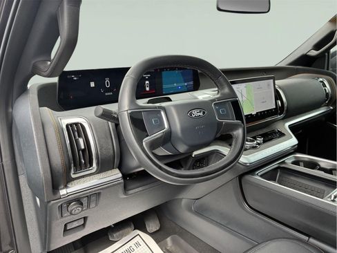Used 2025 Ford Expedition Tremor AWD/4WD image 19